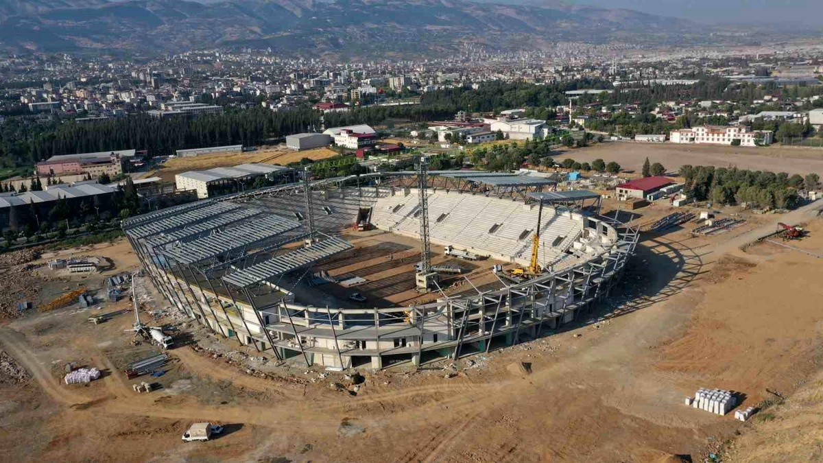 Kahramanmaraş\'ta yeni stadyum %50 tamam, 2027\'de açılacak