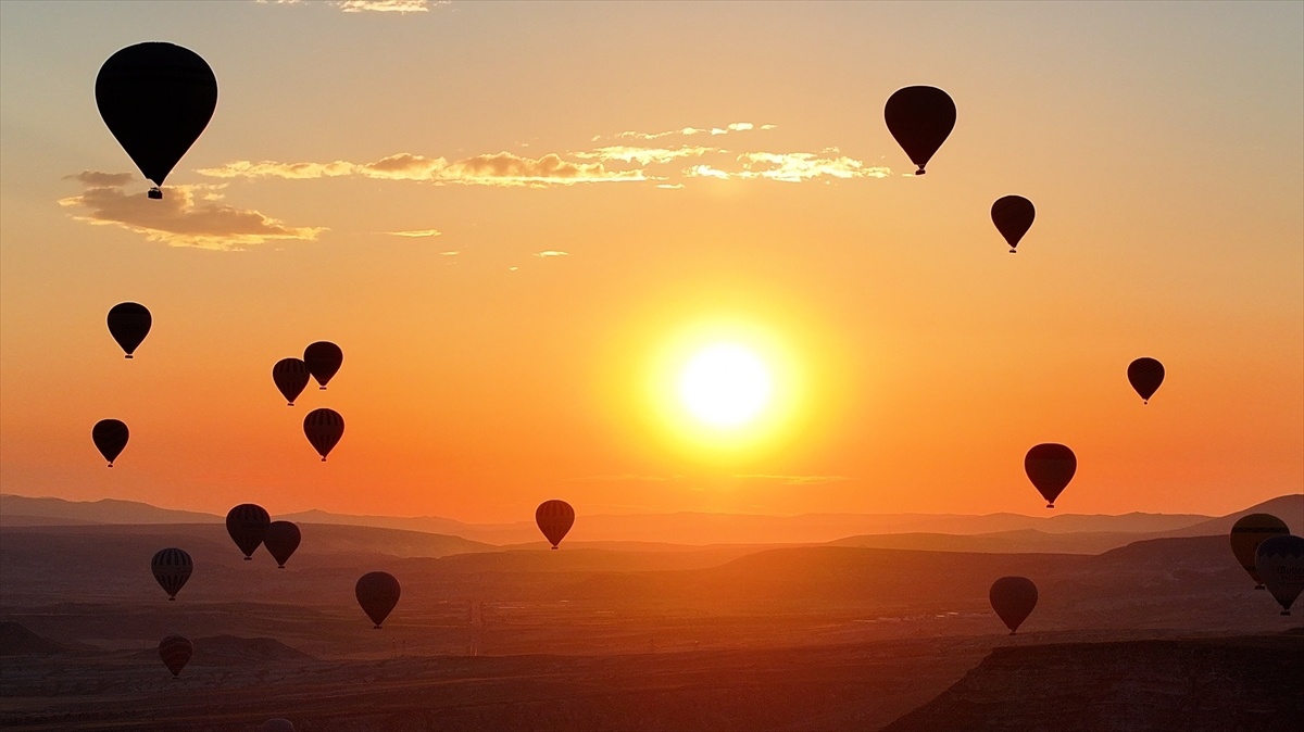Kapadokya\'da Sıcak Hava Balonları Uçuş Ağı Genişletilecek
