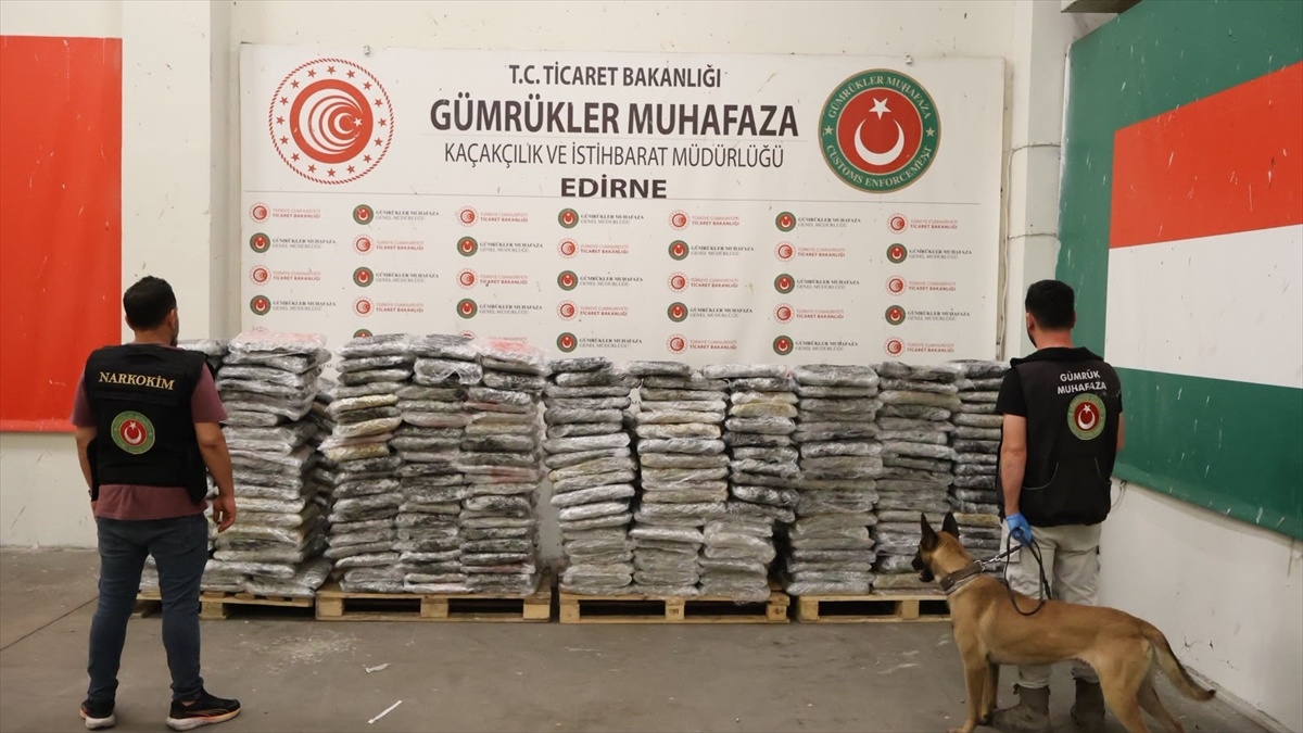 Kapıkule\'de 1 ton 153 kg uyuşturucu ele geçirildi