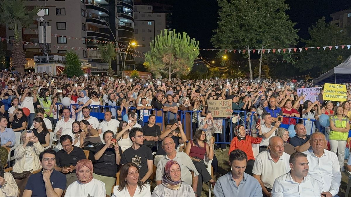 Kıraç Düziçi\'nde Konser Verdi
