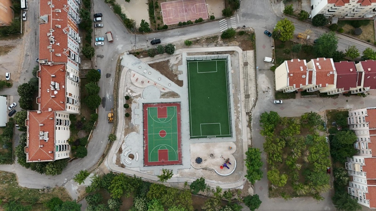 Kırklareli\'nde Spor Tesisleri ve Park İnşaatı Devam Ediyor