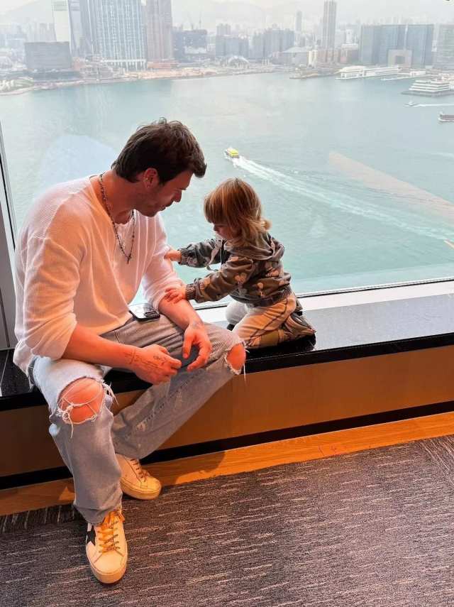 Kıvanç Tatlıtuğ ikinci kez baba oluyor! Bebeğin cinsiyeti de belli