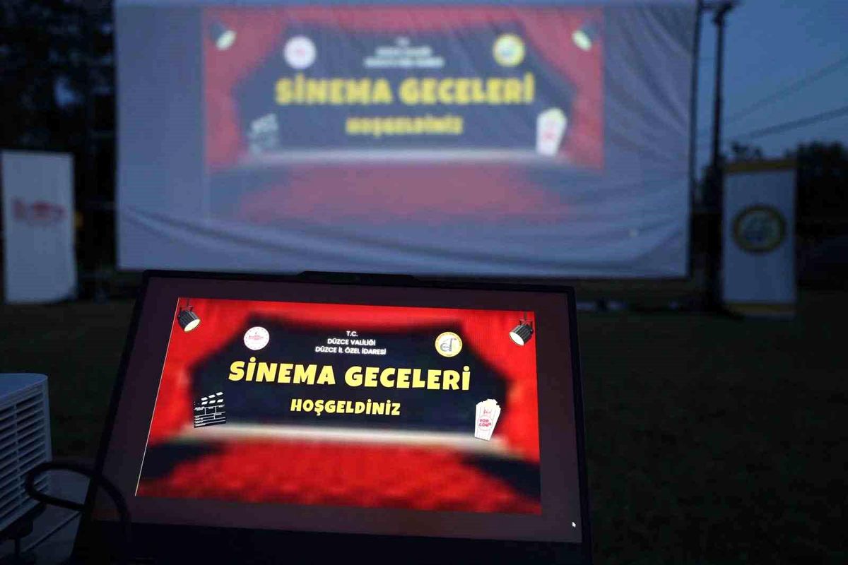 Düzce\'de Açık Hava Sinema Etkinliği
