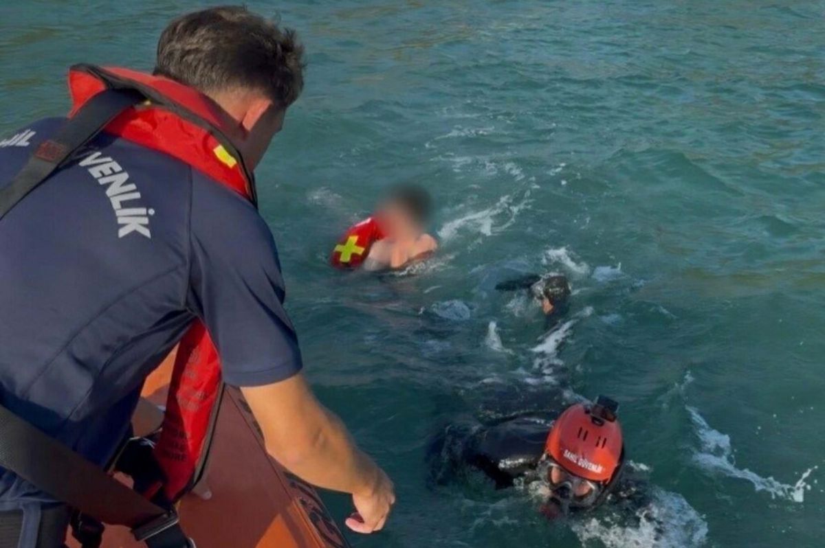 Kuşadası\'nda Sörf Faciası: 2 Kişi Kurtarıldı