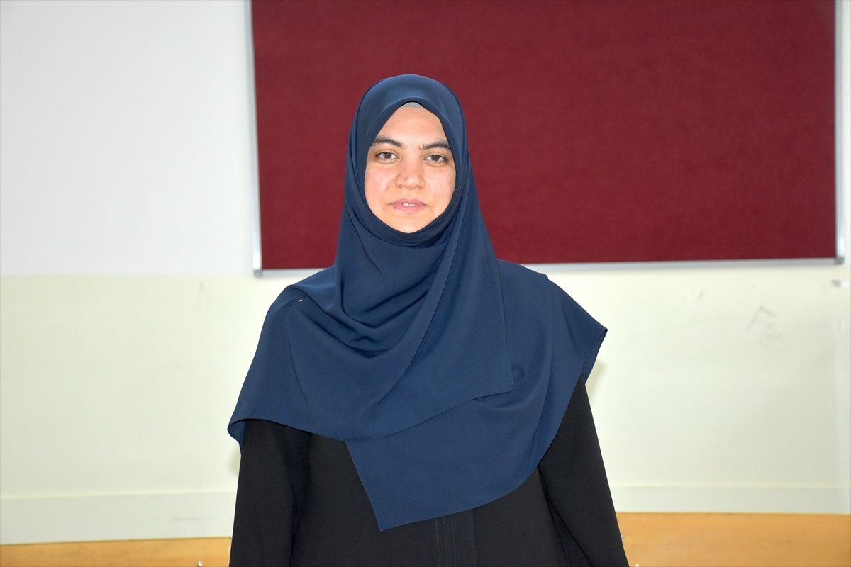Meryem Sakman LGS\'de 500 Puan Aldı