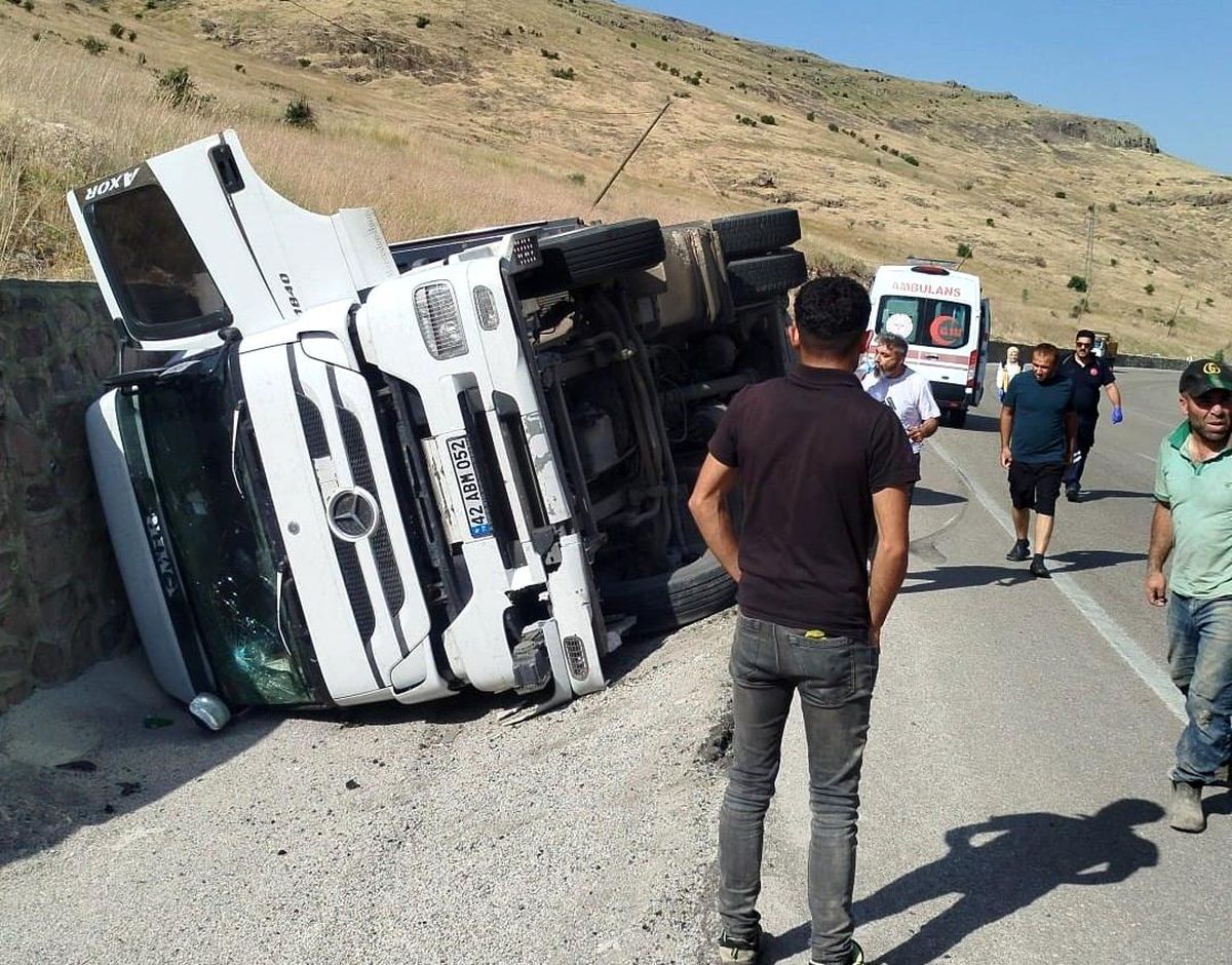 Malatya\'da Tır Devrildi, Sürücü Sağ Kurtuldu