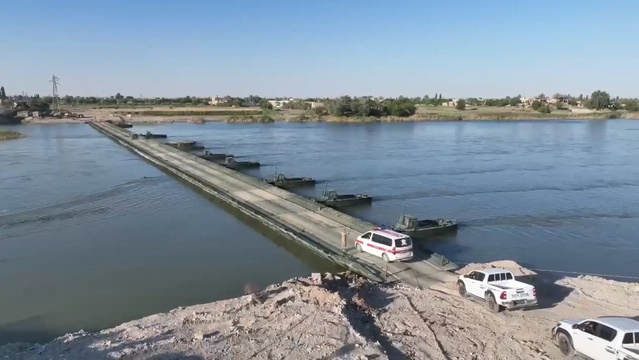 Deyrizor’a 240 Metre Yüzer Köprü