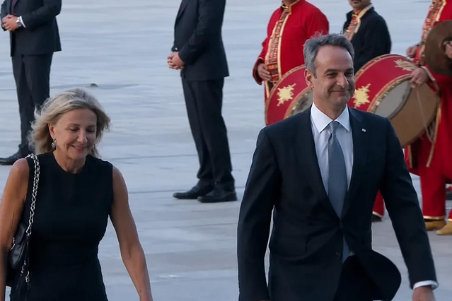 Miçotakis mehterle karşılandı, AP’den eş zamanlı “Kıbrıs” adımı geldi