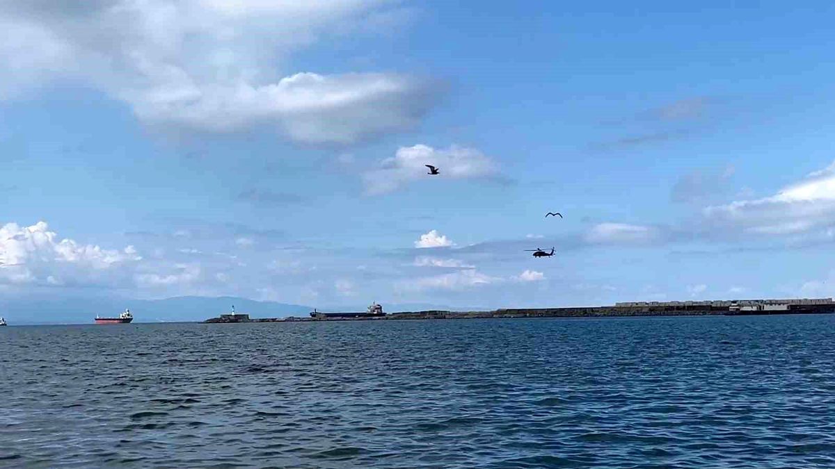 Savaş Helikopterleri Ereğli Semalarında