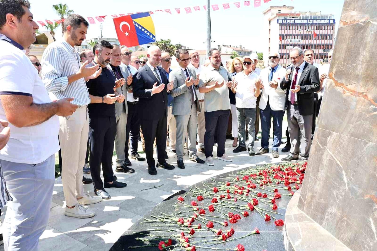 Srebrenitsa Soykırımı Menemen\'de dualarla anıldı