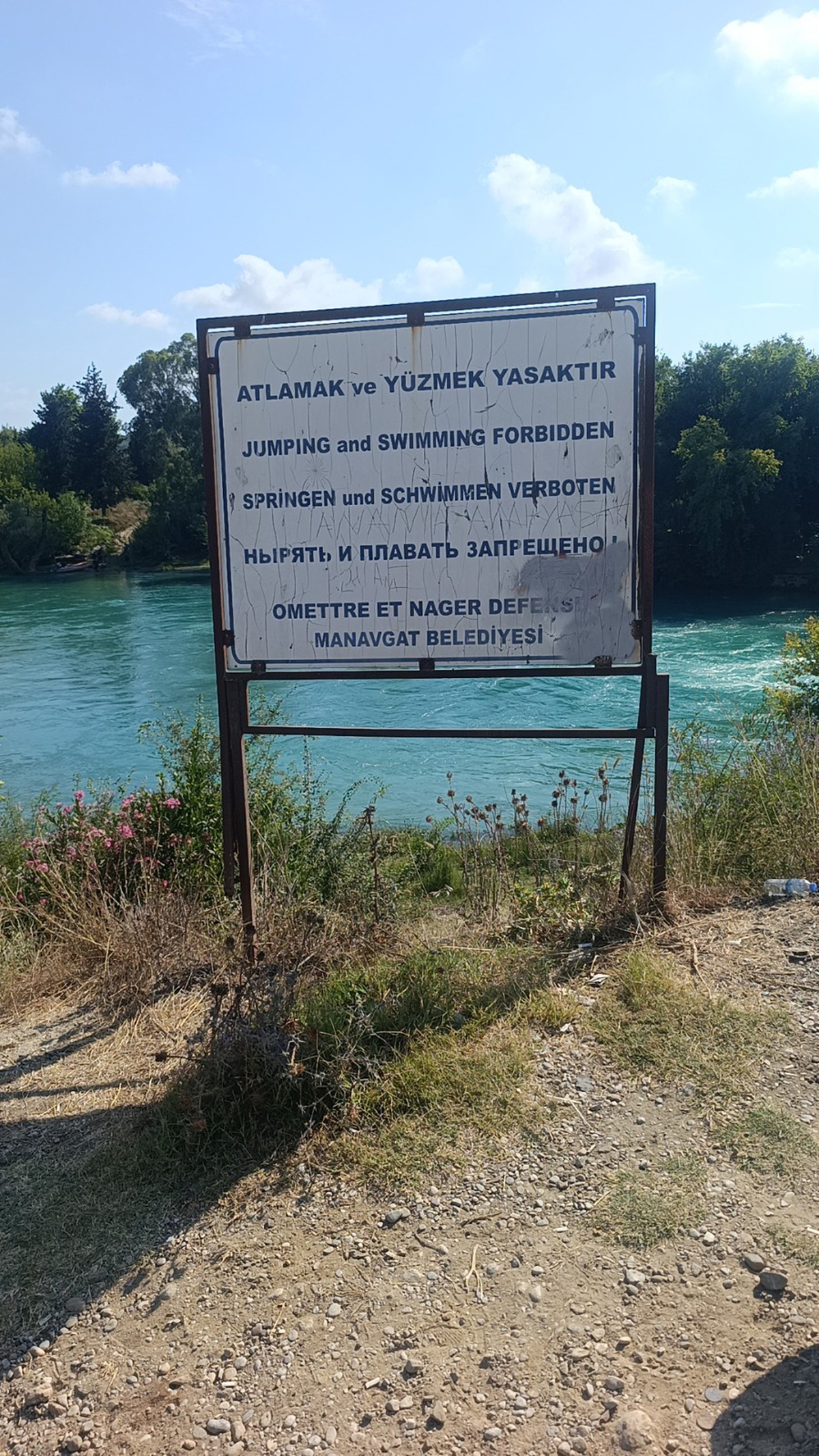 Manavgat Irmağı\'nda Mahsur Kalan 4 Kişi Kurtarıldı