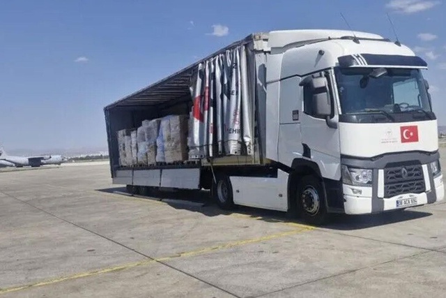 Sağlık Bakanlığı, Venezuela'ya ilaç ve tıbbi yardım malzemesi gönderdi