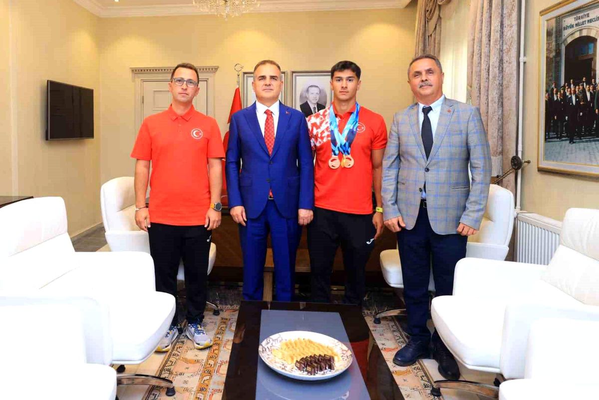 Rahmi Kaan Karahan Tarihi Başarı Elde Etti!