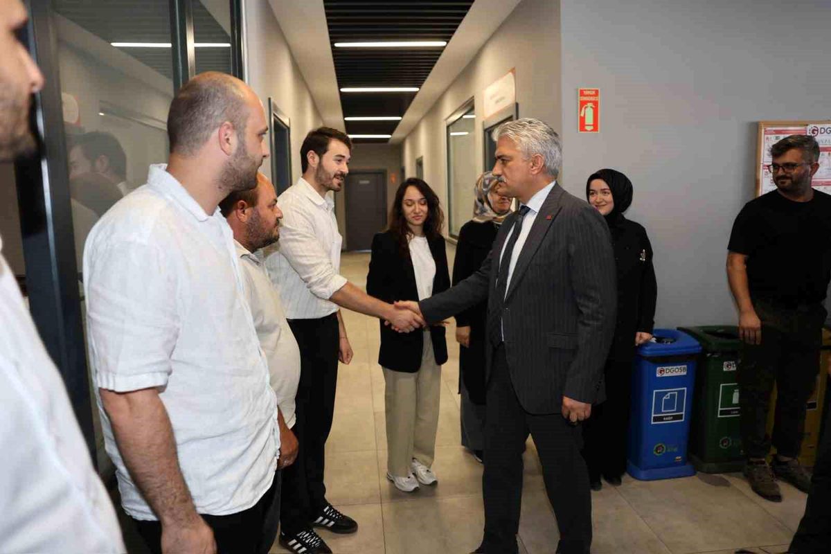 Vali Makas Gümüşova OSB\'yi Ziyaret Etti