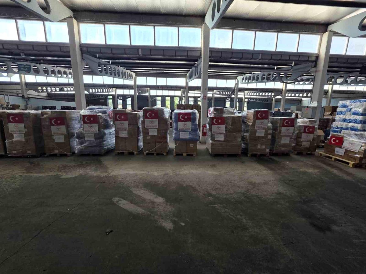 Venezuela\'ya 16,4 Ton Yardım Malzemesi Gönderildi