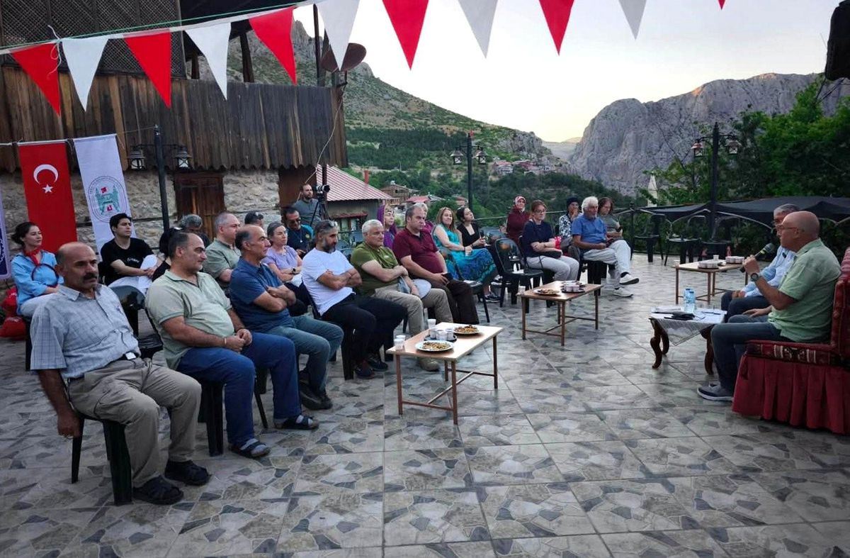 Kemaliye\'de Yaşayan Kütüphane Söyleşisi