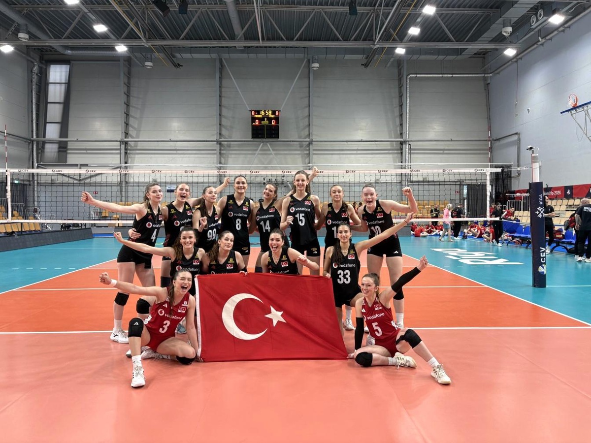 U18 Kadın Voleybol Takımı Finale Yükseldi