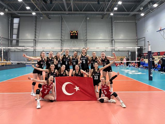 U18 Kadın Voleybol Takımı Finale Yükseldi