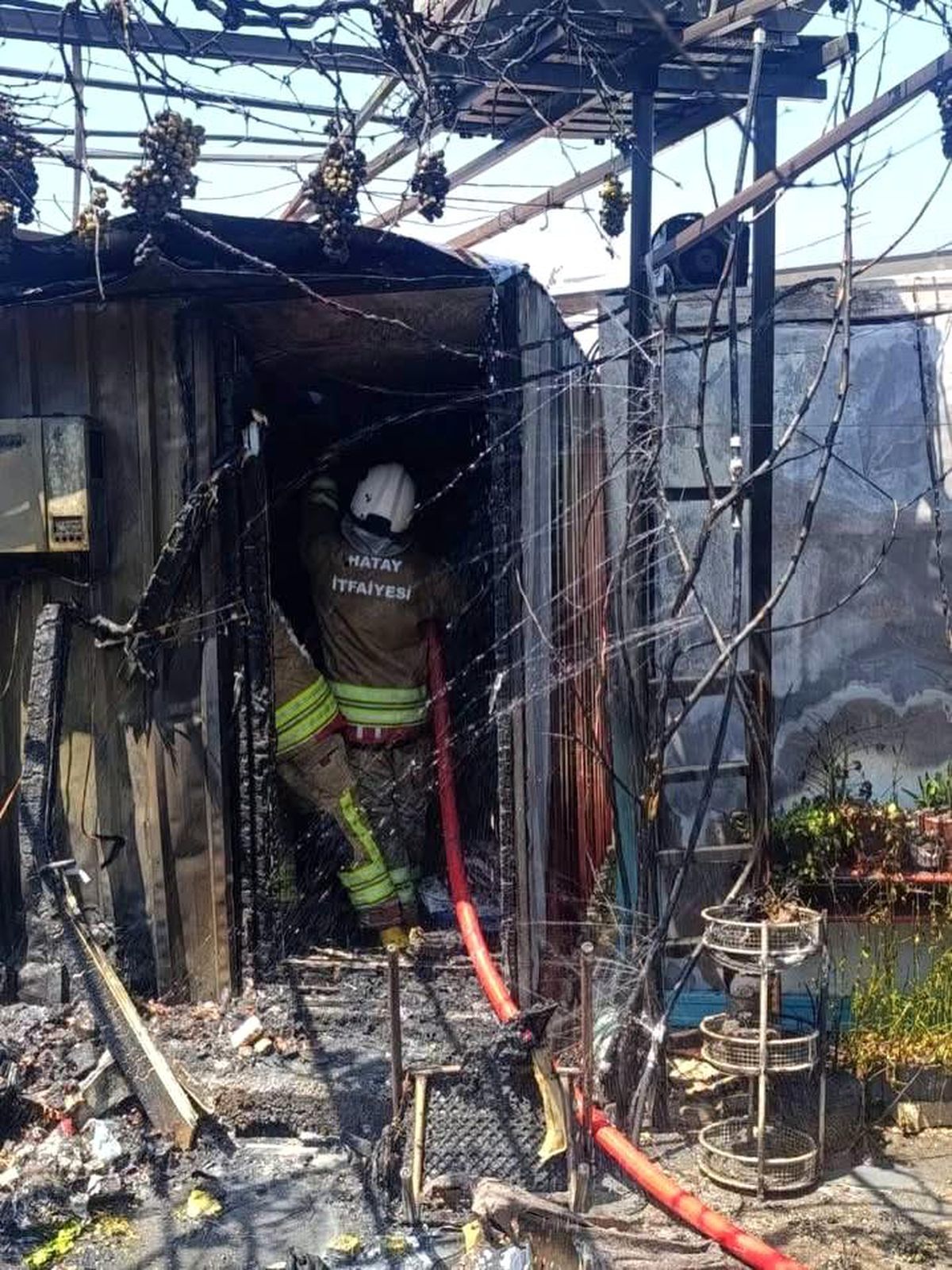 Antakya\'da Kontrol Altına Alınan Yangın