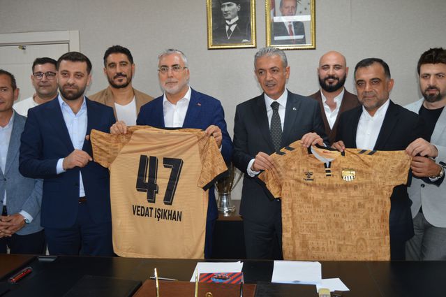 Bakan Işıkhan Mardin 1969 Spor’u Ziyaret Etti