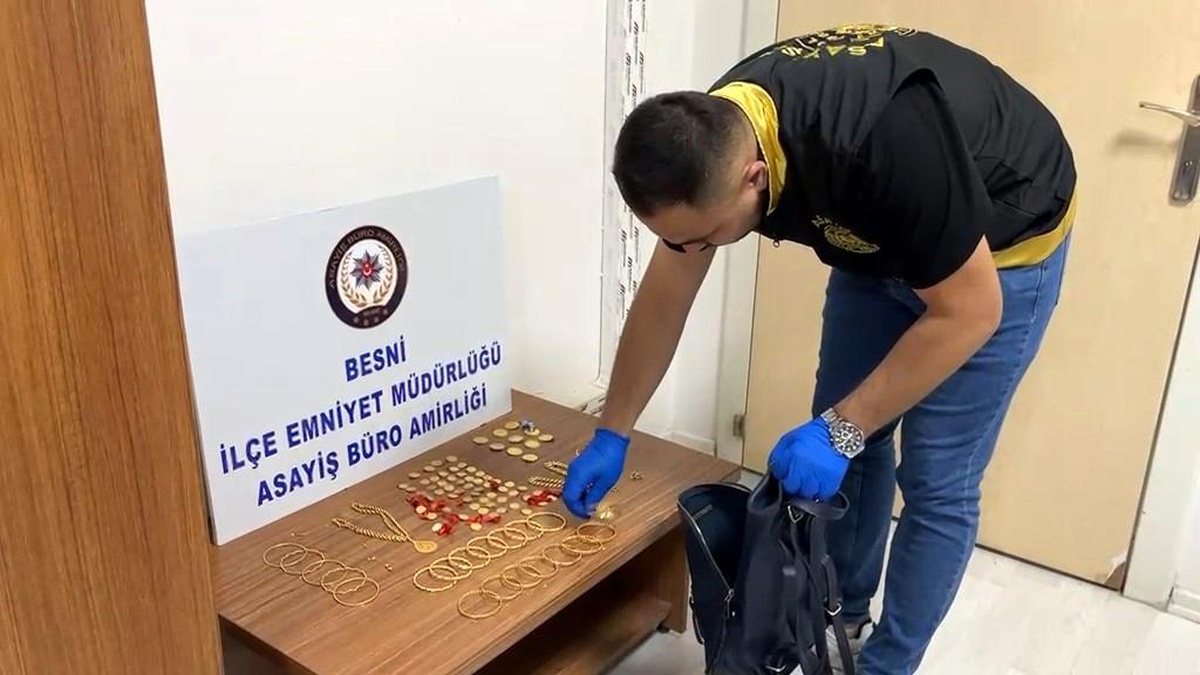 Altın Çanta Bulundu, Sahibine Teslim Edildi