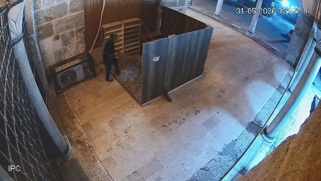 İzmit'te Camiden Halı Çalan Şüpheli Tutuklandı