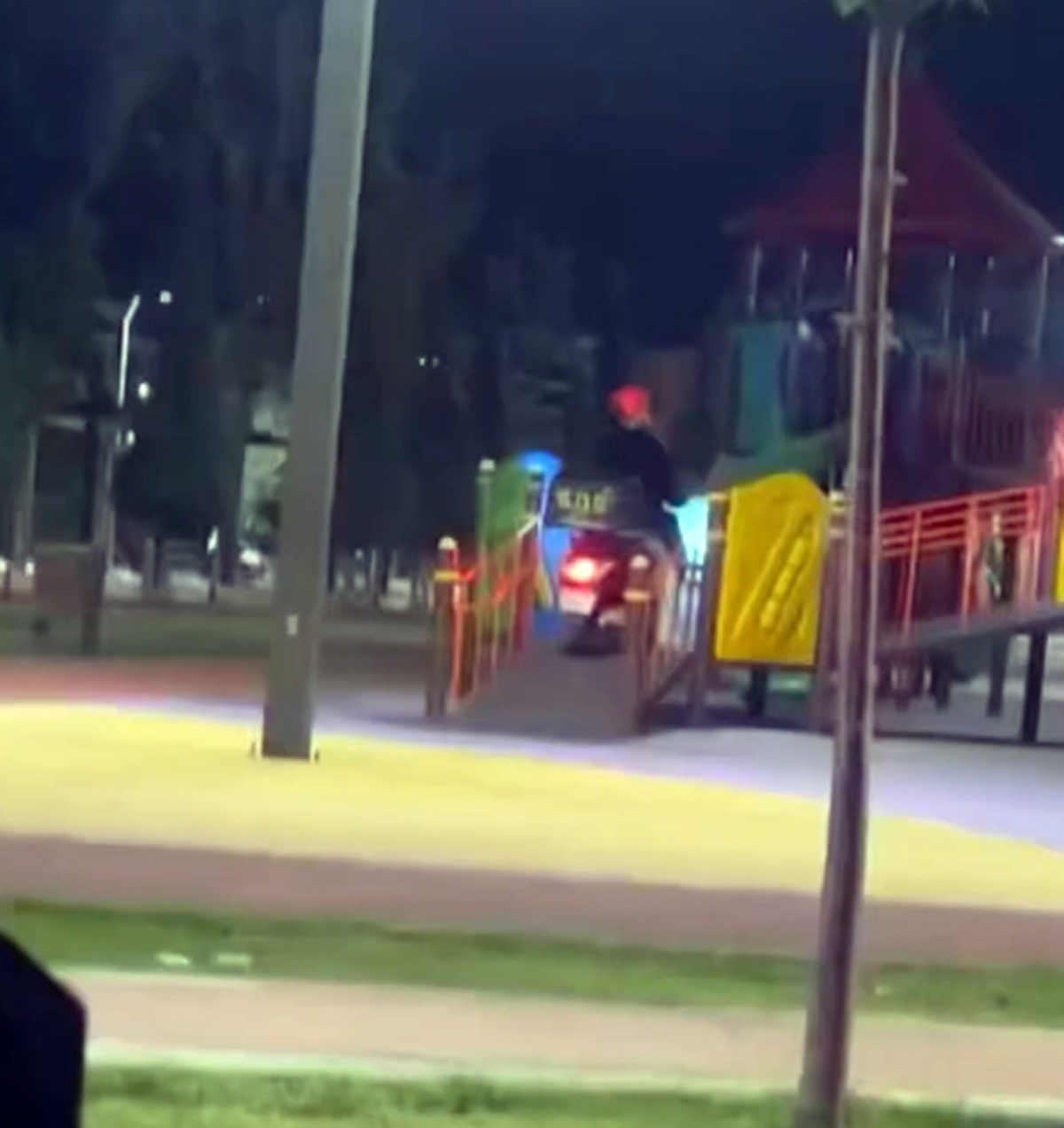 Parkta akrobatik hareket yapan kuryelere 146 bin TL ceza