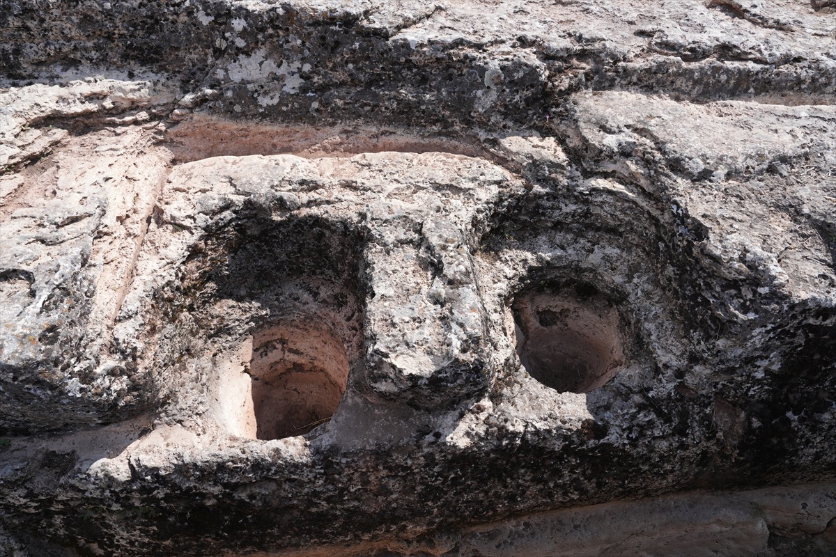 Çubuk\'ta Tarihi Hamam Kazıları Devam Ediyor