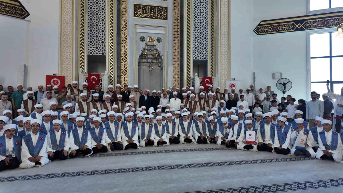 Esenler\'de 114 hafıza icazet ve umre müjdesi