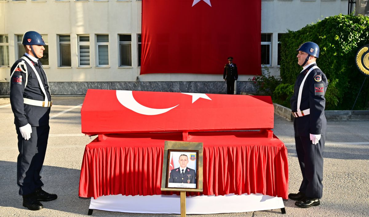 Şehit Jandarma Uzman Çavuş Mehmet Demirbaş\'a Veda
