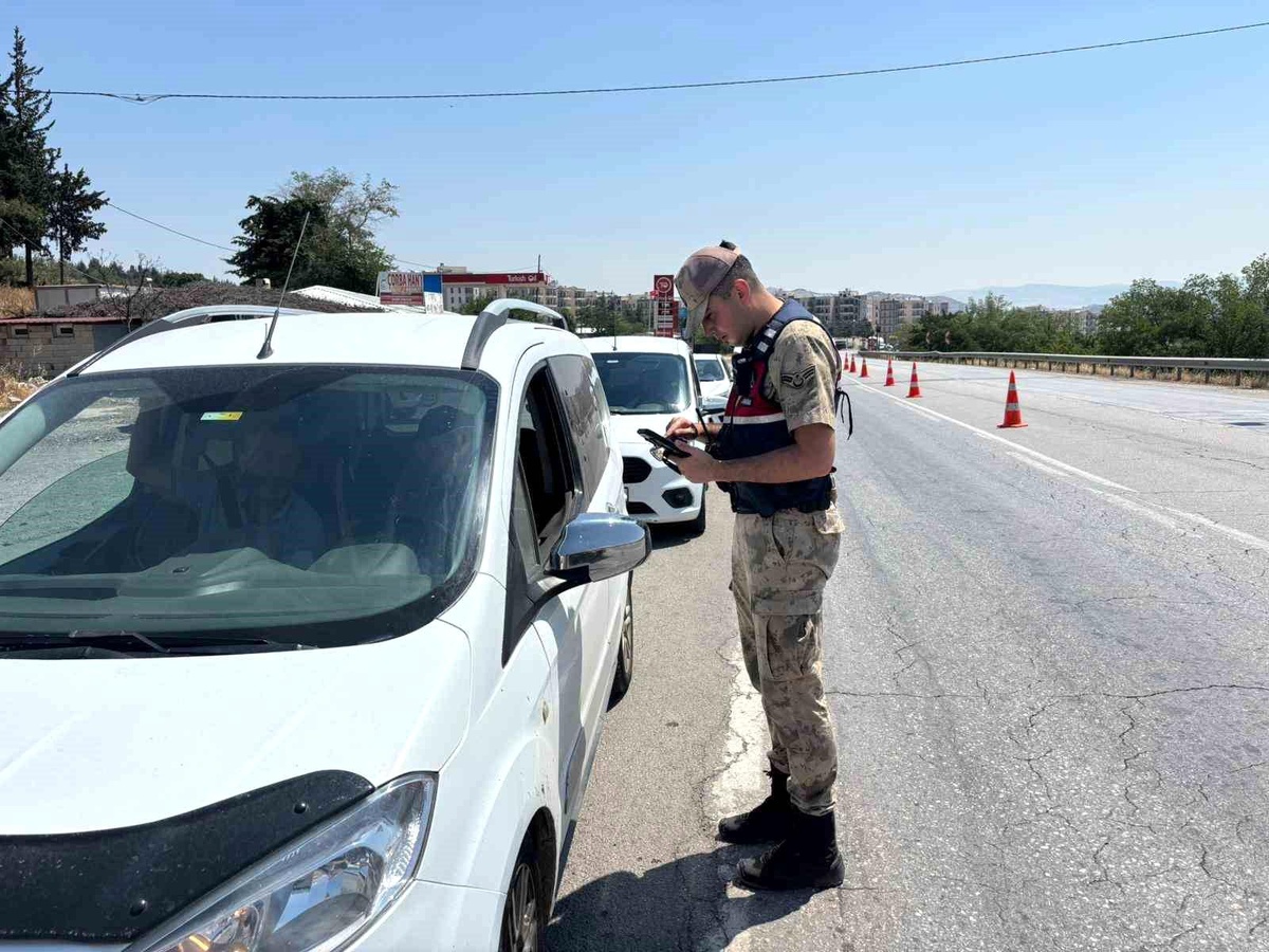 Gaziantep\'te Aranan 25 Şahıs Yakalandı