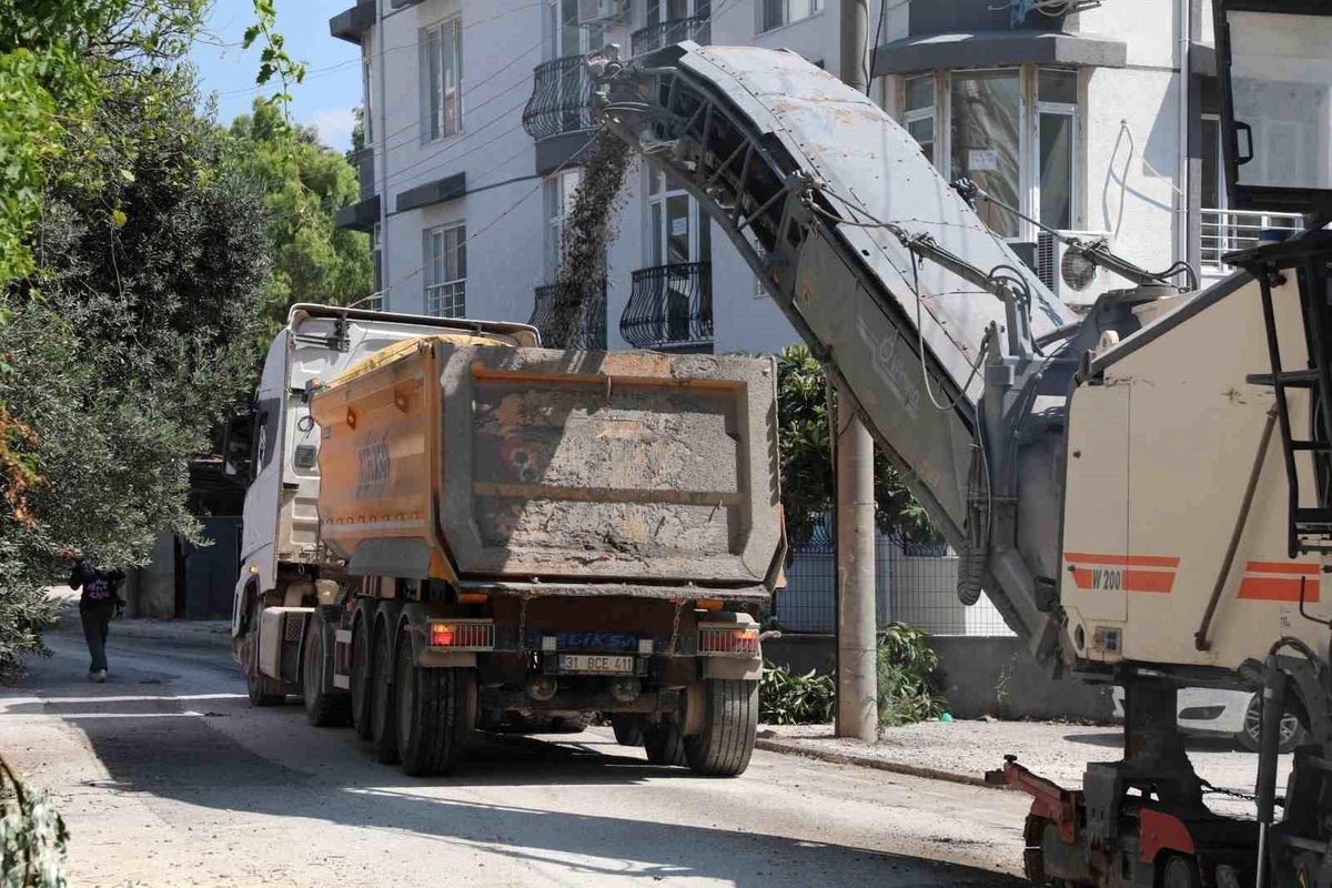 HBB, Antakya ve Defne\'de yol çalışmalarını sürdürüyor