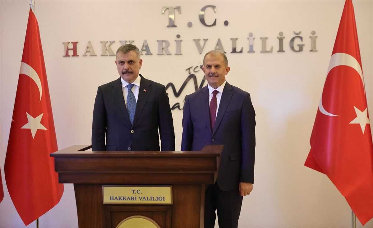 Bakan Çiftçi Hakkari\'de Ziyaretlerde Bulundu
