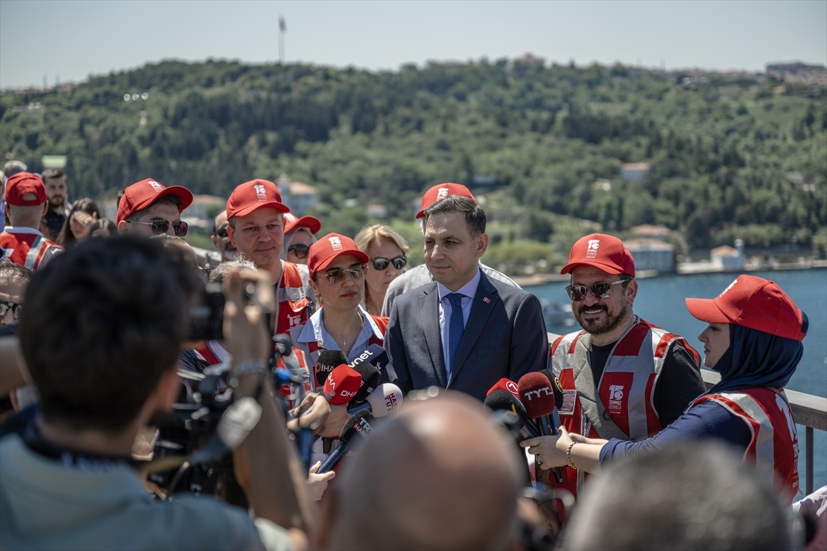 15 Temmuz\'un 10. yılında köprülere Türk bayrağı asıldı