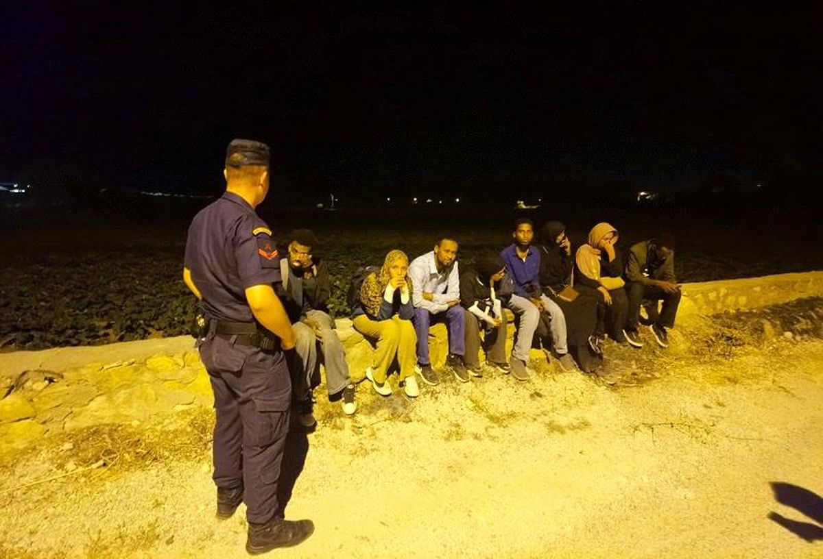 İzmir\'de 36 düzensiz göçmen yakalandı