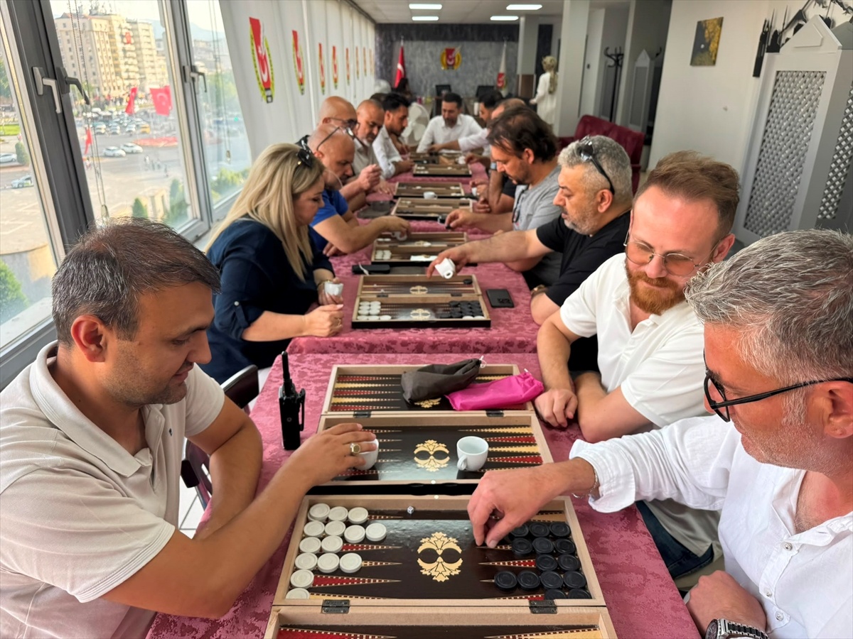 Kayseri\'de Tavla Turnuvası Düzenlendi