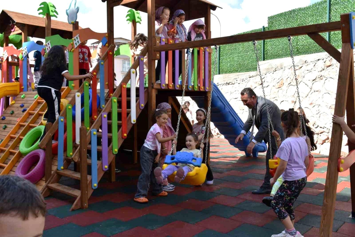 Bilecik\'te Oyun Parkı Yenilendi