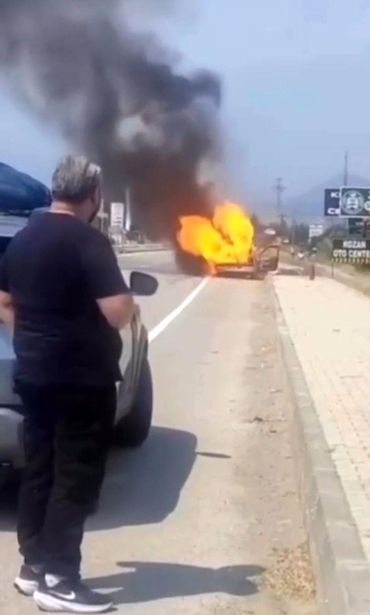 Kozan\'da Otomobil Yangını
