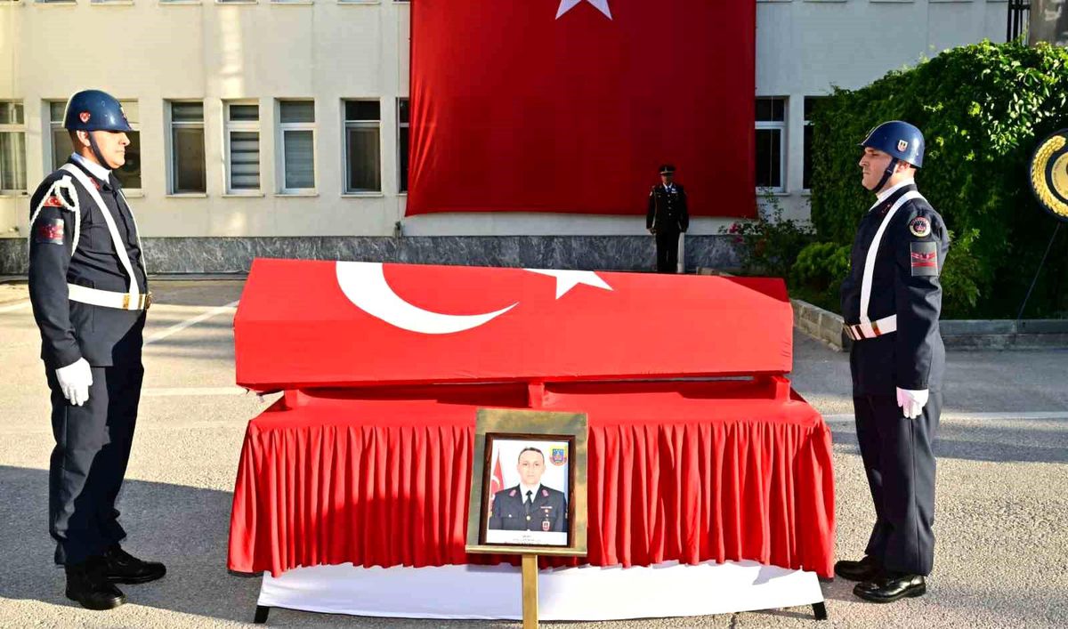 Şehit Jandarma Çavuş Mehmet Demirbaş Son Yolculuğuna Uğurlandı