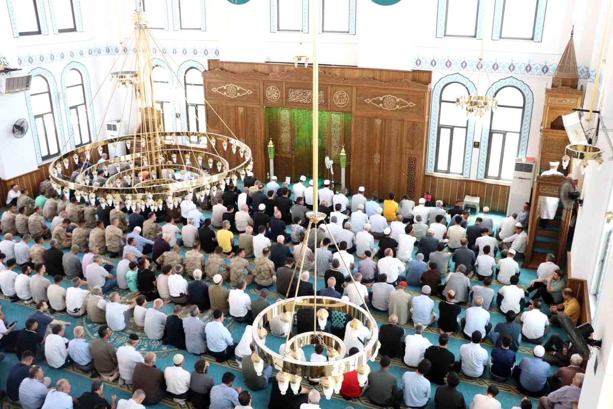 Siirt\'te 15 Temmuz şehitleri için Mevlid ve dua