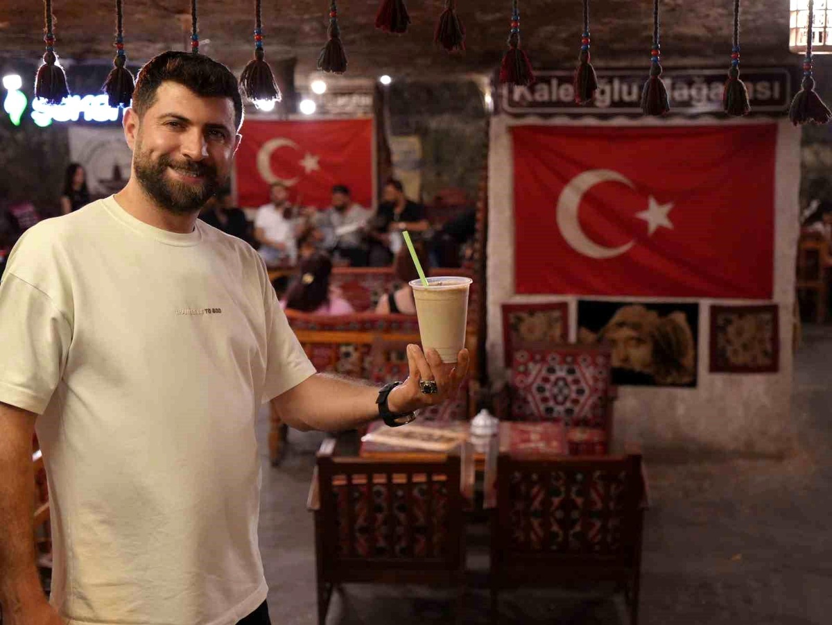 Gaziantep\'te Soğuk Menengiç Kahvesi İlgi Görüyor