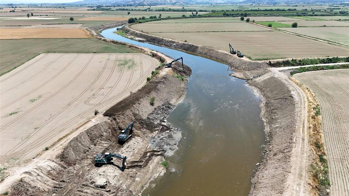 Büyük Menderes Nehri\'nde Taşkın Sonrası Çalışmalar Devam Ediyor