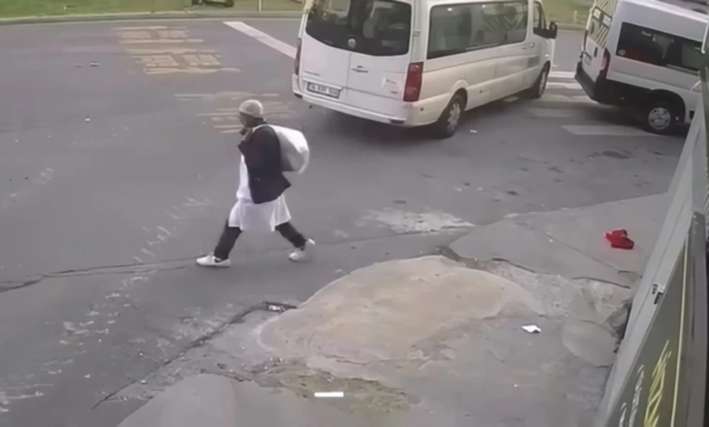 Türk bayrağını sökerek yere atan şahsın ifadesi ortaya çıktı