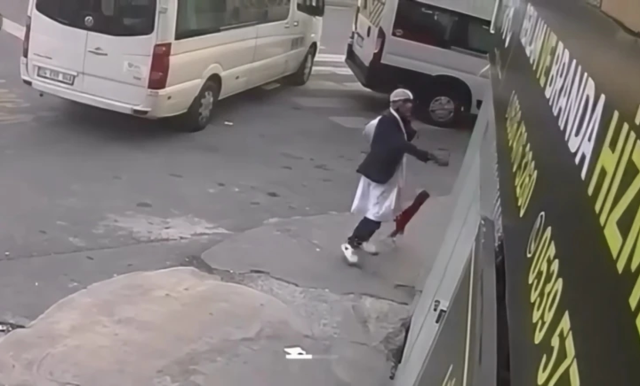 Türk bayrağını sökerek yere atan şahsın ifadesi ortaya çıktı