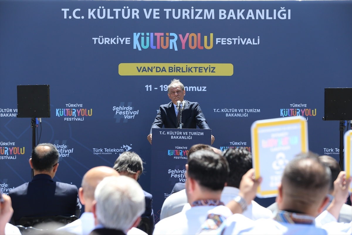 Van\'da Türkiye Kültür Yolu Festivali Başladı