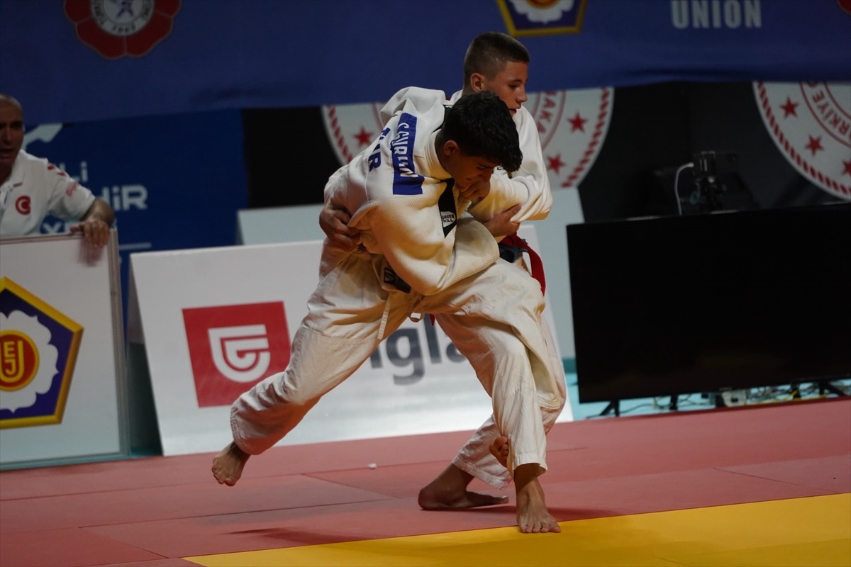 Kocaeli\'de Yıldızlar Avrupa Judo Kupası başladı