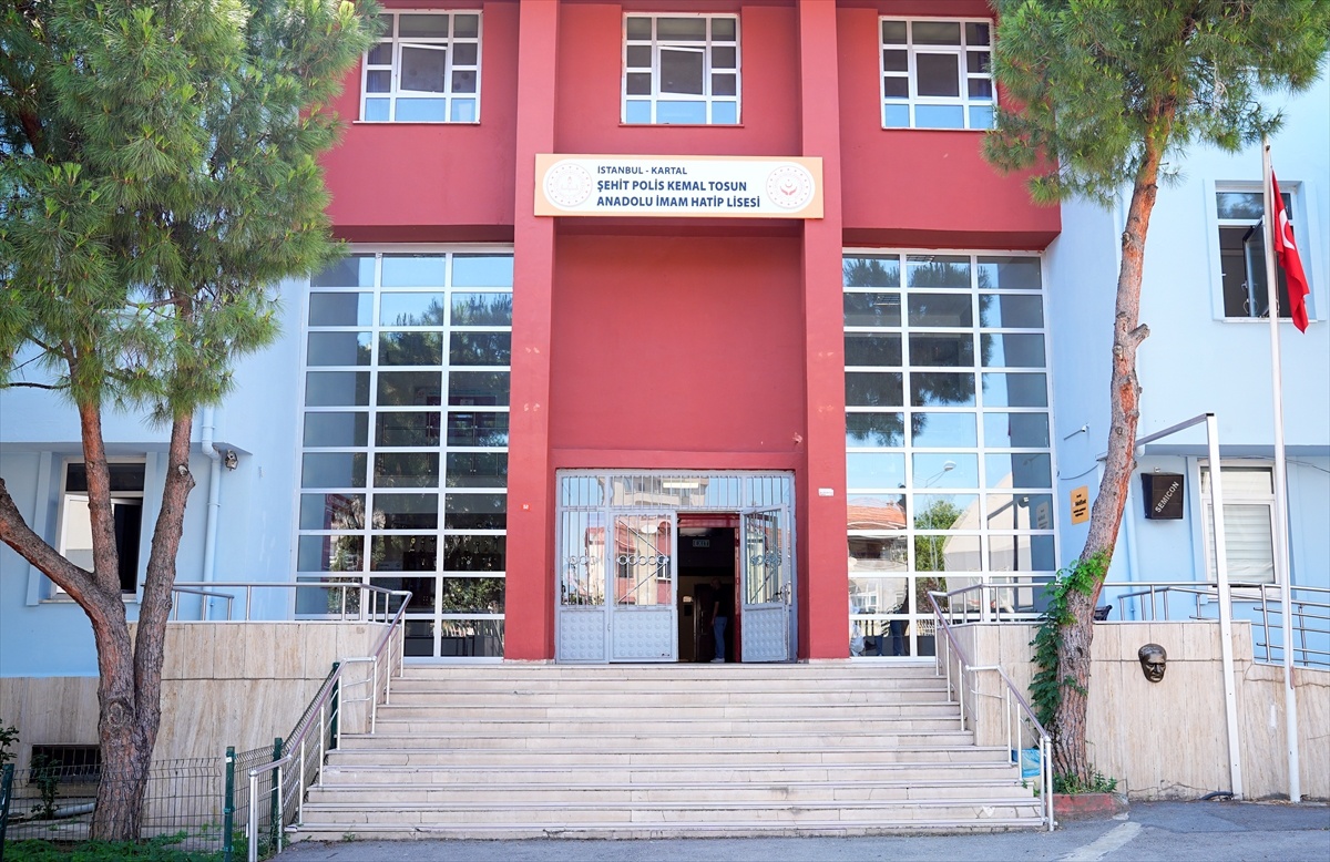 15 Temmuz şehidi polis eşi: Vatan sevgisi gençlere aktarılmalı