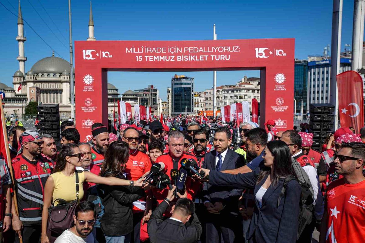 15 Temmuz Korteji ile 253 Şehit Anıldı