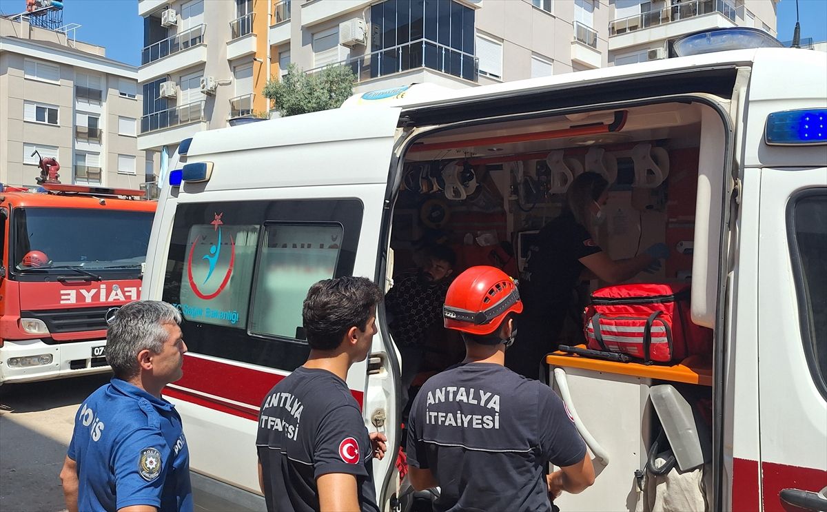 İnşaat Halindeki Binadan Düşen Genç Kurtarıldı