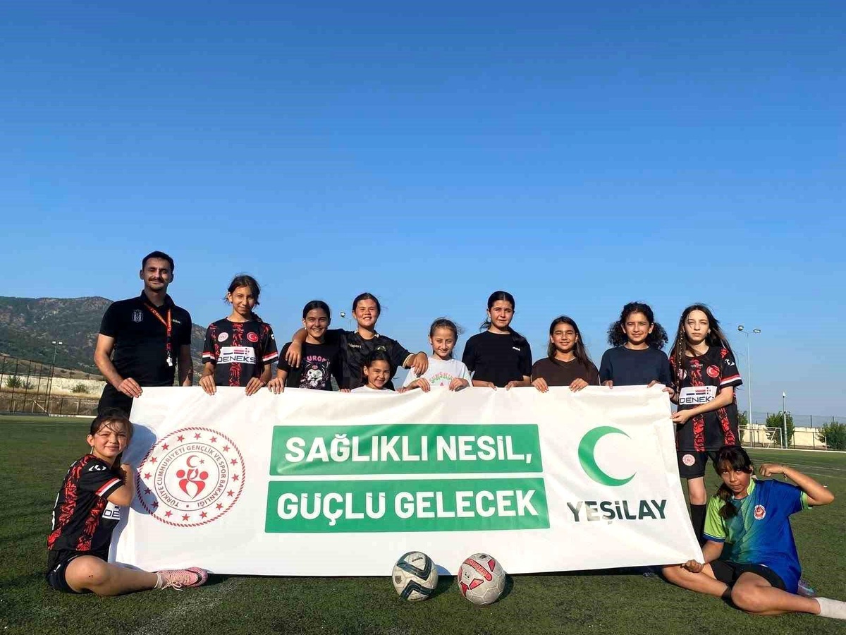 Uyuşturucu ile Mücadele İçin Kız Futbol Turnuvası
